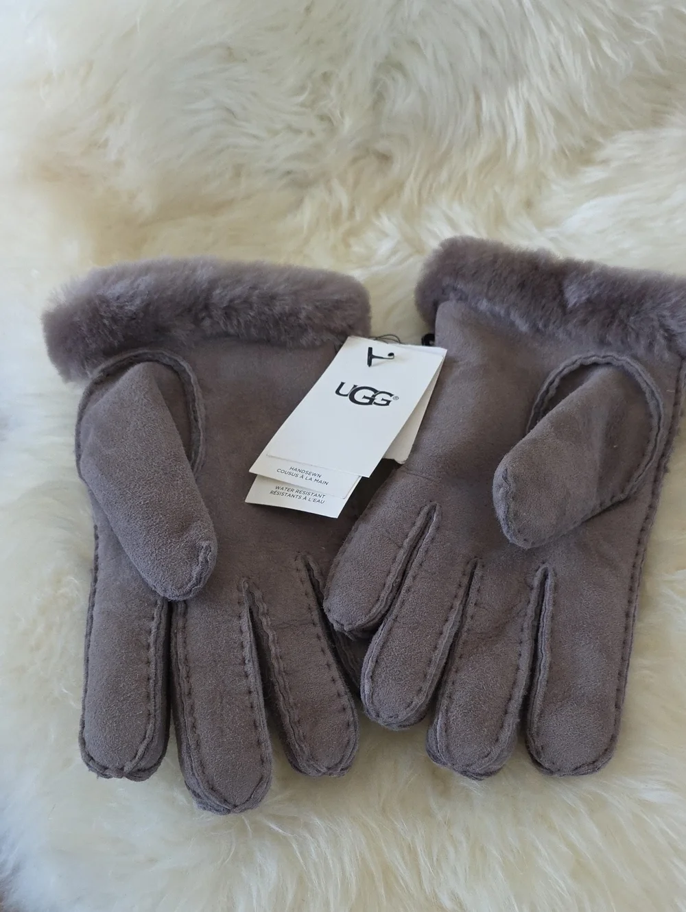 NWT UGG Women's Size L Stormy Grey Classic Perforated Suede Gloves 🩶❄🐑🎁